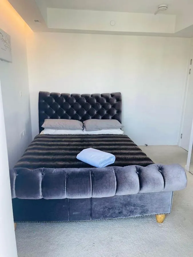 Off 13 Apartment London 0*,  United Kingdom