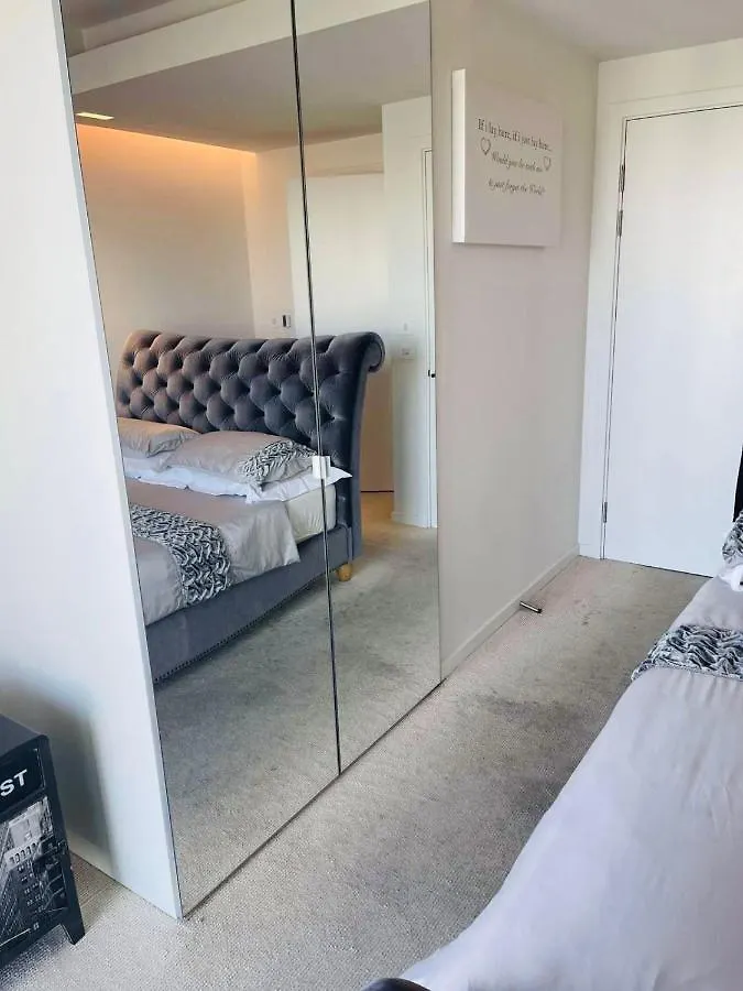 Off 13 Apartment London United Kingdom