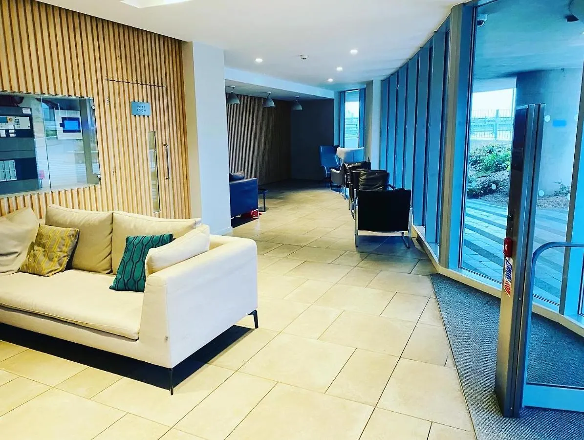 Off 13 Apartment London 0*,