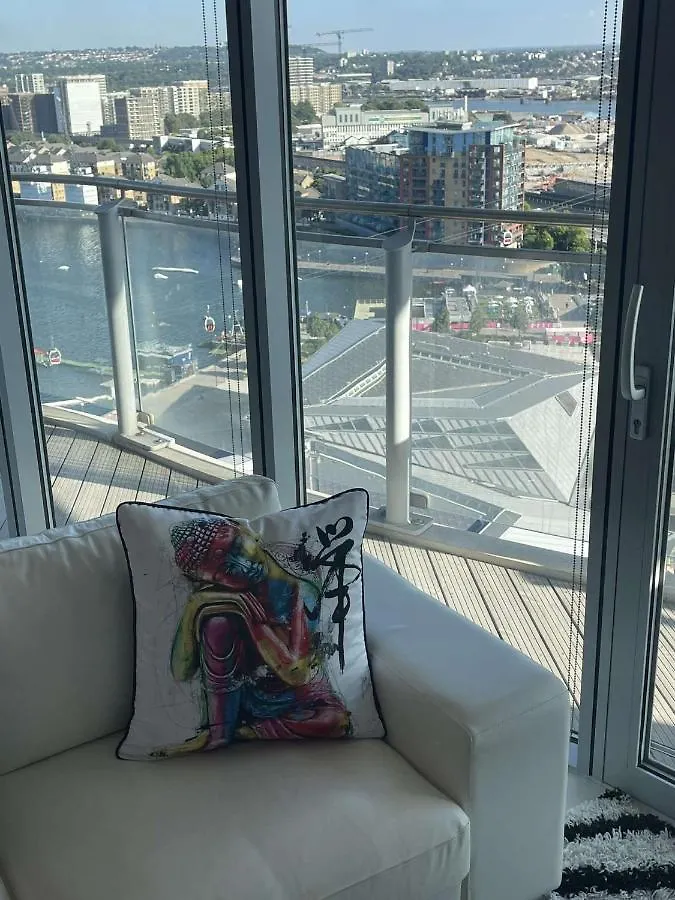 Off 13 Apartment London 0*,