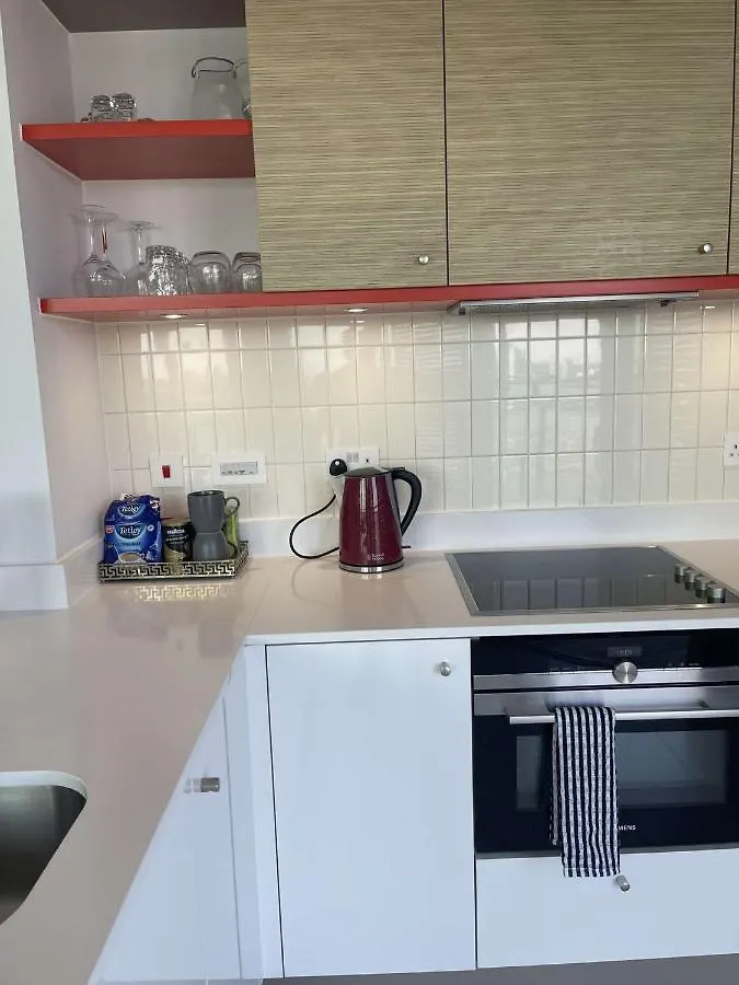 Off 13 Apartment London